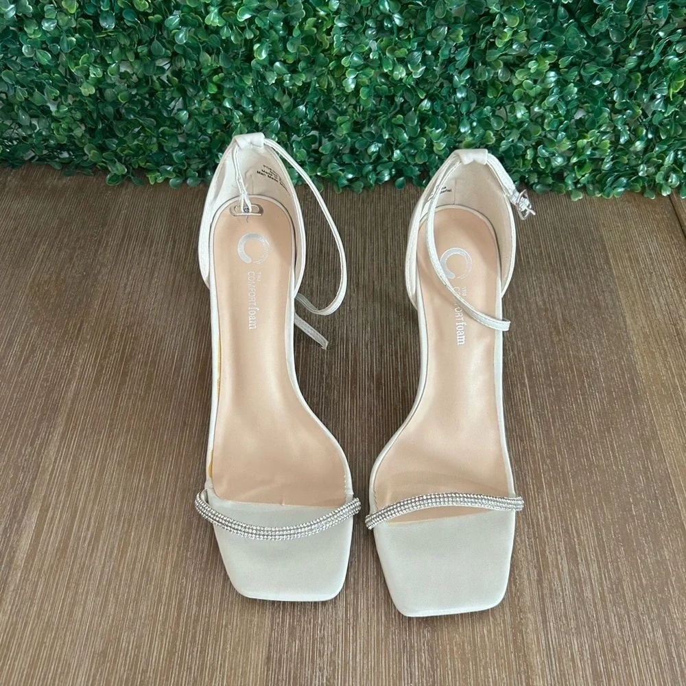 Journee Collection Zoya Heels Womens 9 Off White Square Toe Rhinestone Strap NEW - Picture 9 of 13
